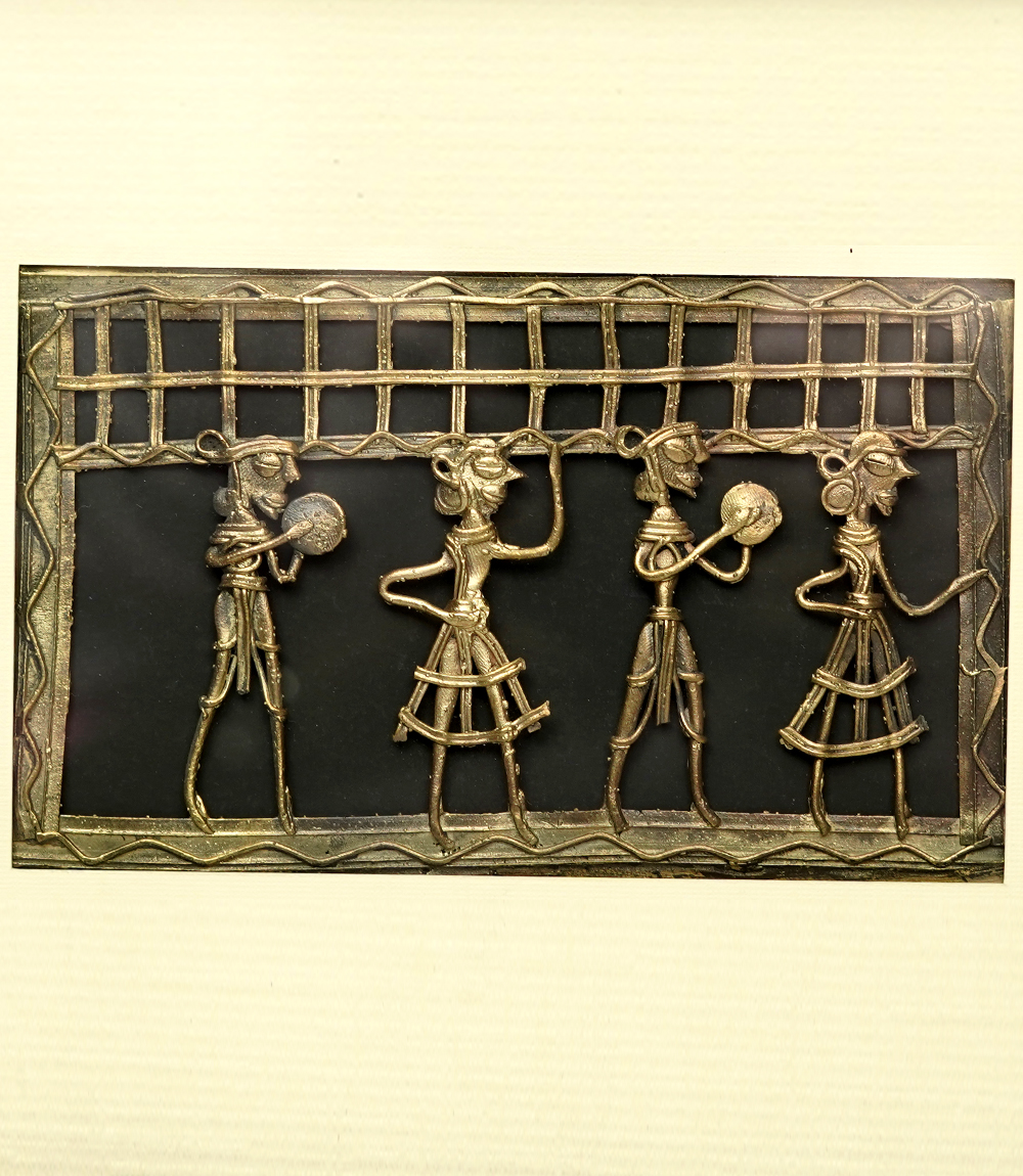 Dokra Art Frame Showcasing Tribal Dance with 4 Figures