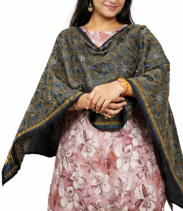 Handcrafted Black-Gold Elegance Stole